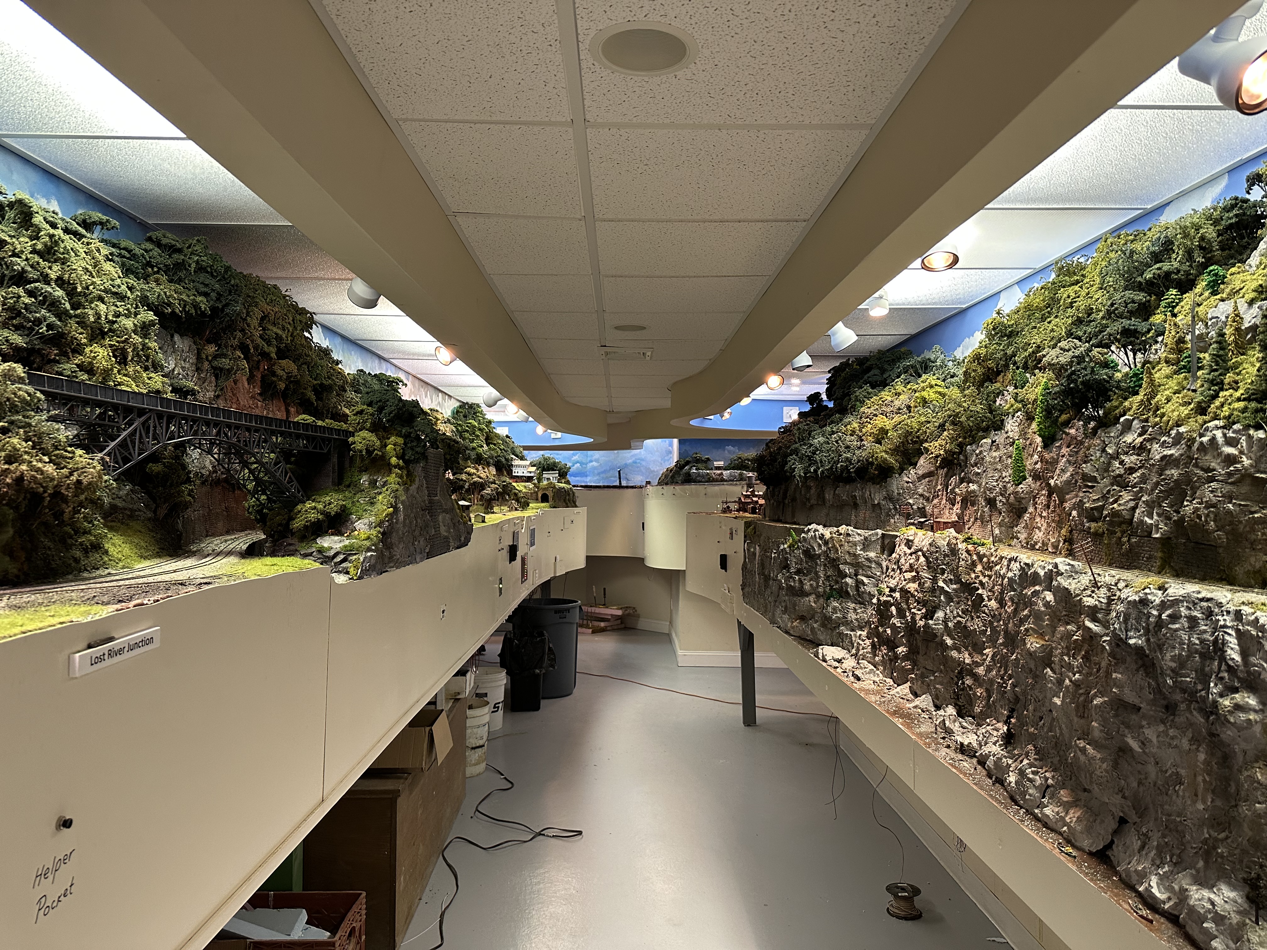 Bear Cliffs and Canyon Aisle